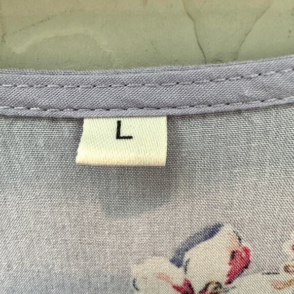 Elegant Floral Maxi Dress in Soft Purple - Picture 5 of 6